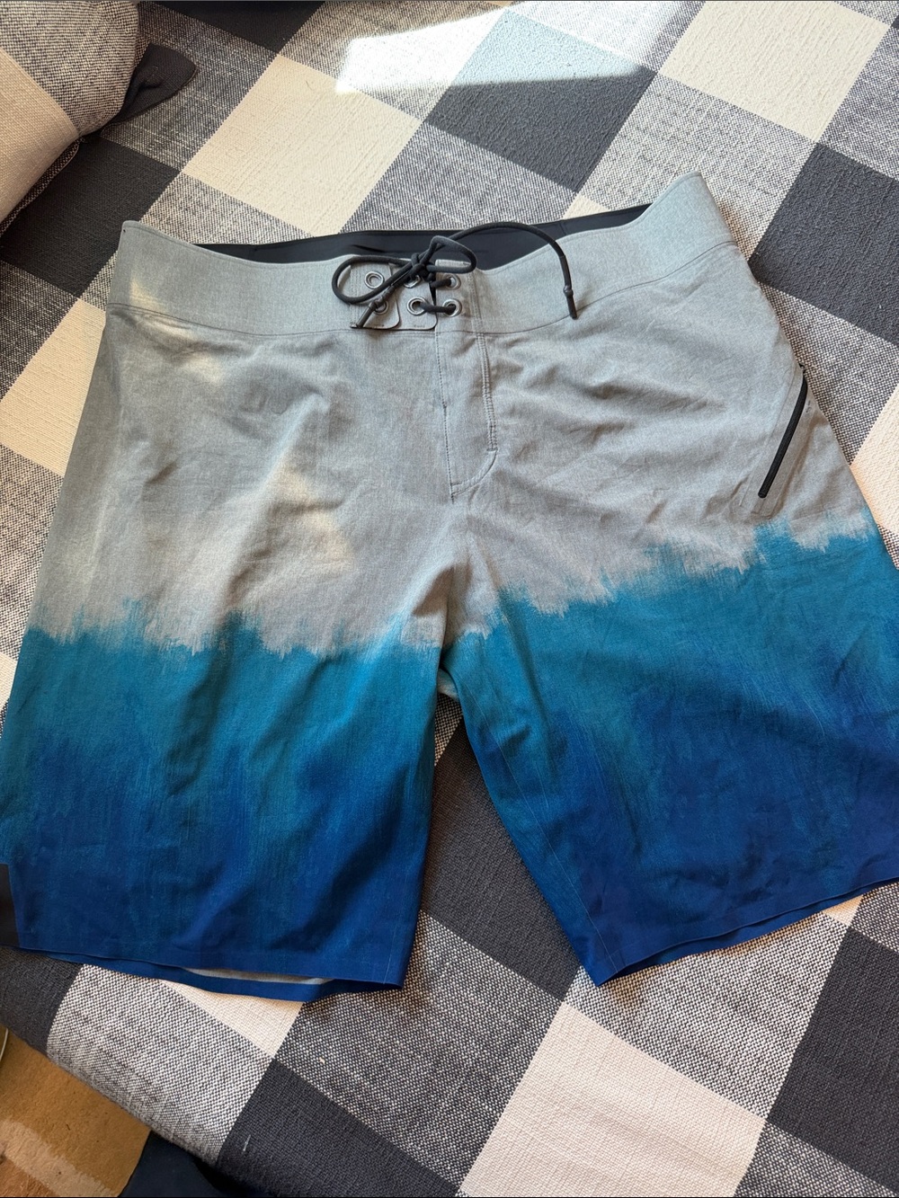 lululemon athletica Gray and Blue Ombre Men's Swim Board Shorts